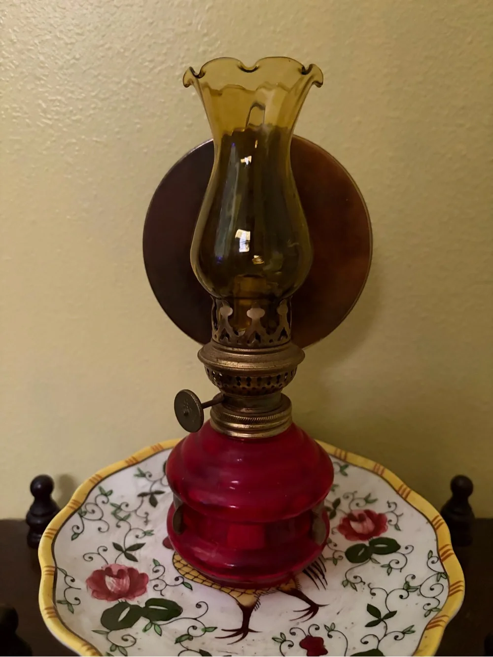 Vintage-Style Red Glass Oil Lamp with Amber Chimney